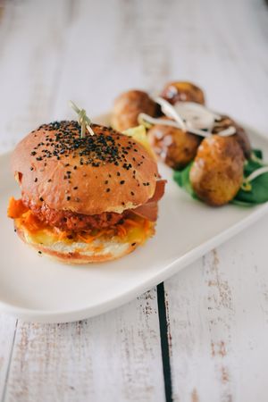 Burger chorizo at Le Very'table  in Lunel