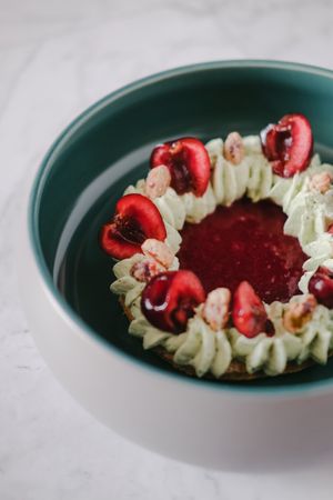 Sablé cerise pistache at Le Very'table  in Lunel