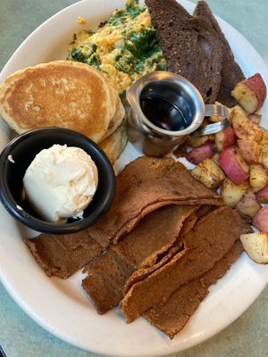 Amazing vegan breakfast plate, a bit of everything and it was all delicous! at Flying Saucer in Chicago