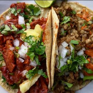 Tacos de pastor 🌶️ + Taco de suadero ✨ at Taco Grass in Mexico City