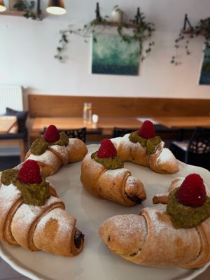 Vegan rohlíčky plněné pistáciovým krémem  at Jídelna U tří Vegetariánů in Usti Nad Orlici