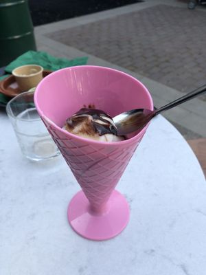 I’ve cream with chocolate sauce  at Foodbar de Zoetekauw in Enschede