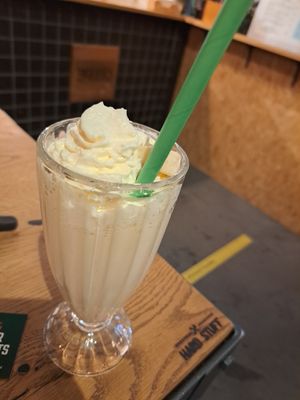 Banaan milkshake vegan at Foodbar de Zoetekauw in Enschede
