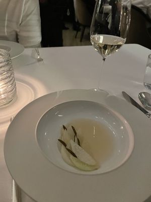 DAIKON
With Sea Fennel and Mint
Jurtschitsch, Stein, Grüner Veltliner Kamptal, Austria 2021  at Eleven Madison Park in New York City