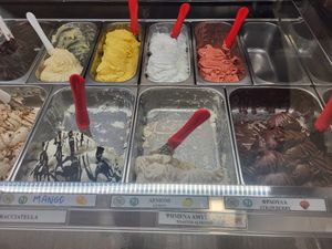 Lemon and Strawberry vegan too at Gelatiamo in Kalamata