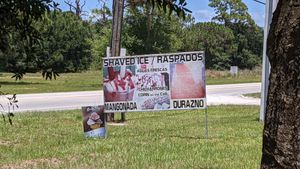 street sign at Fruteria Nuno in Fellsmere