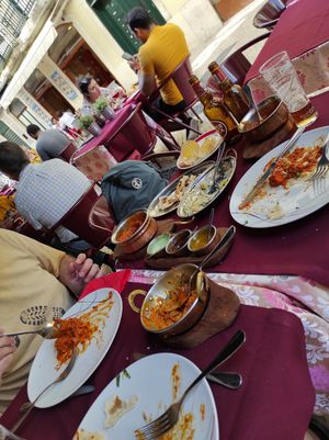 Comida para compartir at Swaagat The Taste of India in Lisbon