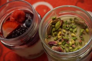 Monoporzioni pistacchio e frutti rossi #Veganuary at Pasticceria Caffetteria Garzoni in Brescia