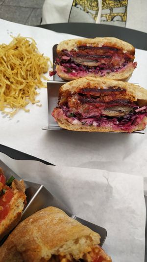 Violet at Plan D - DWICH & Glace in Paris