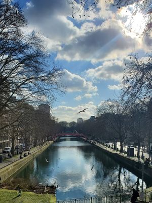 Lovely location by the canal at Plan D - DWICH & Glace in Paris