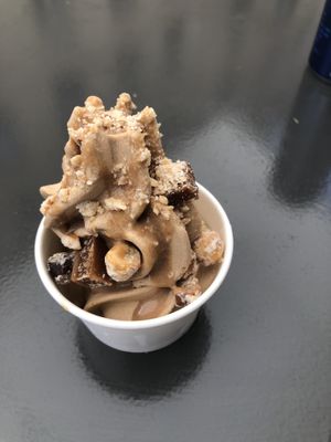 Paris Brest sundae  at Plan D - DWICH & Glace in Paris