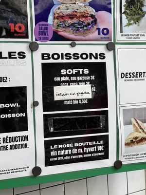 Boisson au miel, pas un simili miel comme confirmé sur place...  at Plan D - DWICH & Glace in Paris