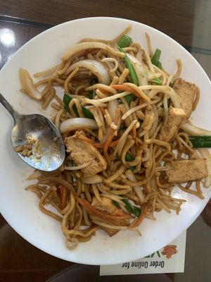 Chow mein   at Pho Vegan Asian Cuisine in Folsom