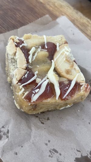 Jammy D blondies   at Munchie Mummy's in Bolton