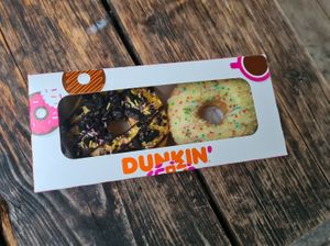 Banana oreo & Lemon speckles donuts at Dunkin' - Keyserlei in Antwerpen
