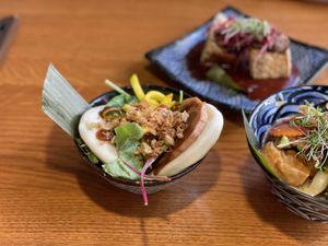 Steamed barm with soy patty, mango and onions - Sen Vegan Living, Lüneburg  at Sen Lüneburg in Lueneburg