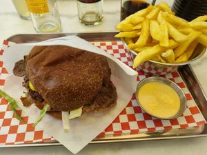 Dat het weer lekker was..... at Kitsune Burgers in Brussels