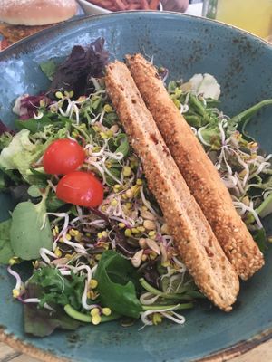 Rohlöstlicher Sprossensalat  at Hans im Glück in Kiel