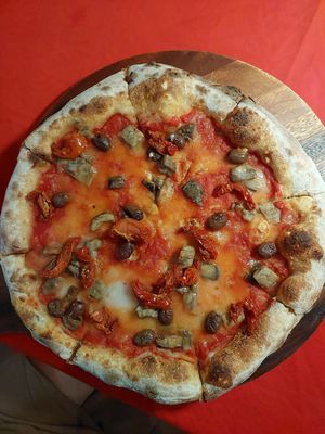 Pizza vegan (3 free toppings) at Why Not? in Chiang Mai