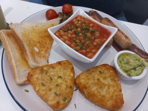 Full English at Vunch in Bromley