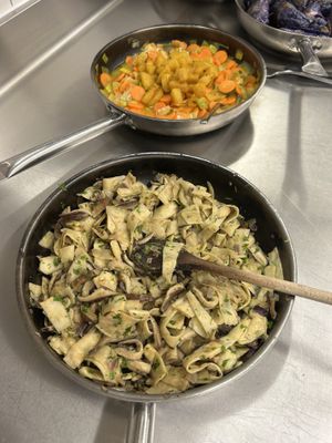 Kochkurs - Tagliatelle aus Gemüse + Ananas Gemüse Pfanne  at Biohof Achleitner in Eferding