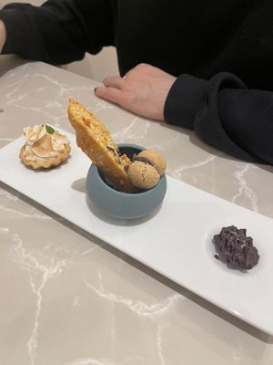 Assorted patisseries   at Linfa in Milan