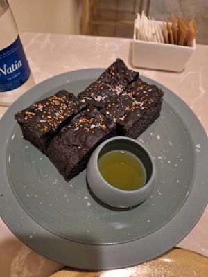 Charcoal Foccacia at Linfa in Milan