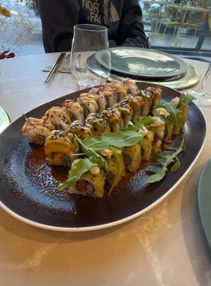 Posto molto bello e cibo eccezionale. The sushi was delicious as were the traditional dishes like the pasta bolognesa and gnocchi tartufo. Dessert were gorgeous and delicious!   at Linfa in Milan