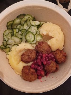 Vegan kötbullar at Möllers Köttbullar - Köpenicker Str. in Berlin