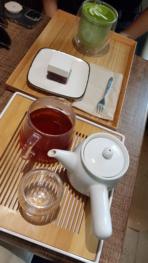 "African dance" oolong tea, vegan coconut milk & adzuki bean jelly, matcha latte with soy milk at Letcha Japanese Bakery & Tea Shoppe in Munich