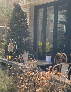 Outdoor terrace is cute too. The photo was taken during Christmas time  at Retro33 - 레트로33 in Yongin