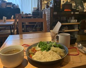 Vegan one-plate lunch set  at FUNOHM in Tokyo