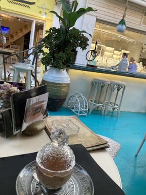 Tiramisomouse at Gemma Naxian Bar in Naxos