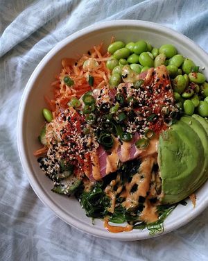 Spicy Vegan Tuna Bowl with Rice at Poke Specials in Utrecht