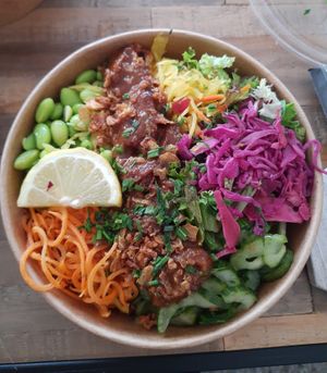 Vegan sate poke bowl at Poke Specials in Utrecht