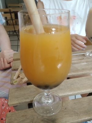  at Trà Art in Paris