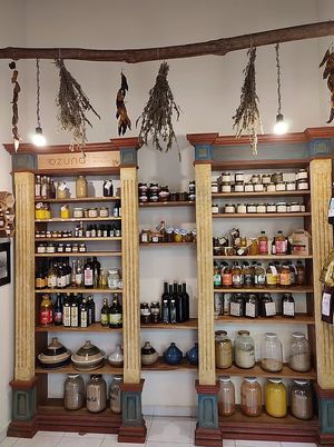 Great assortment of oils, nuts and spices
Gran selección de aceites, nueces y especias. at Épice in Barichara