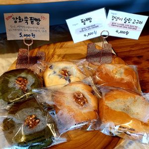  at Dolmen Bakery - 돌멘베이커리 in Sinjeong