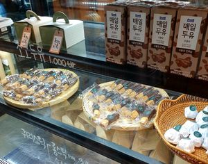  at Dolmen Bakery - 돌멘베이커리 in Sinjeong