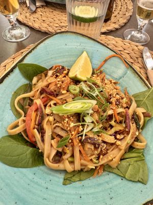 Pad Thai vegano  at Mogno in Olhao