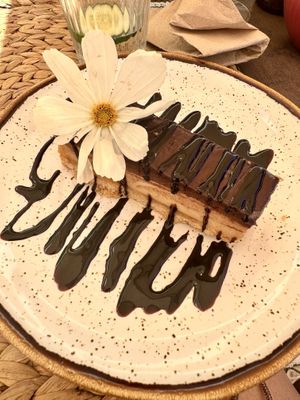 Tarta de almendras buenísima   at Mogno in Olhao