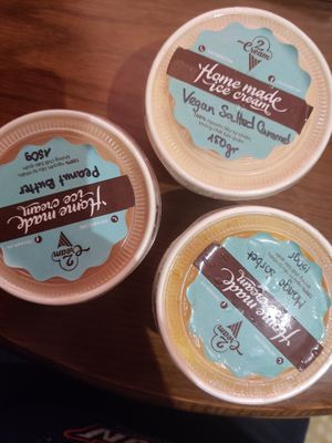 Some vegan flavours at Kem 2Cream - Hoan Kiem Lake in Hanoi