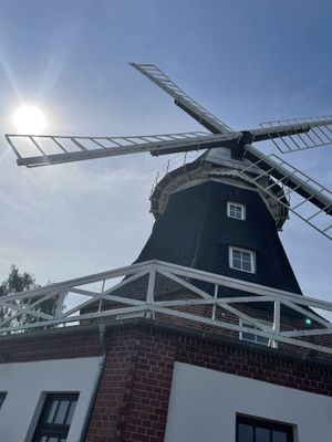 Gutbürgerliches Restaurant mit Innen- und Außenplätzen at Klützer Mühle in Kluetz