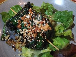 Fried tofu wrapped in betel leaves at Lôc Vegan in Mainz