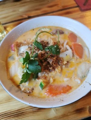 Udon with fried tofu at Lôc Vegan in Mainz