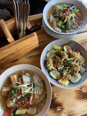 2 mal pho und einmal Vegane Shripms   at Lôc Vegan in Mainz