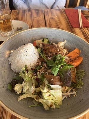Reis mit veganer Ente  at Lôc Vegan in Mainz