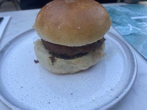 Burger at Rozey in Delft