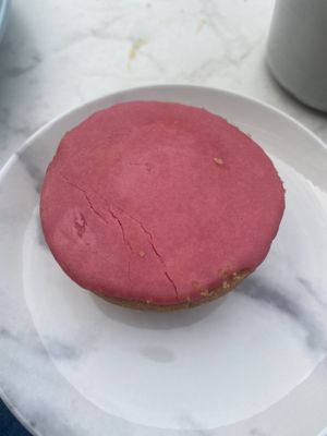 Roze koek, 'pink cake'.  at Rozey in Delft