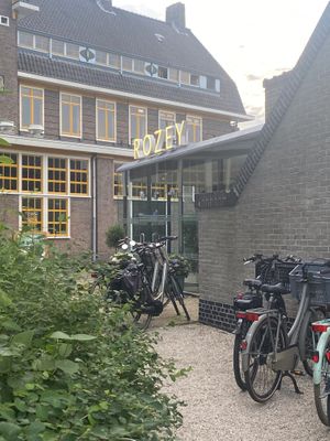 The entrance, a bit hidden away. at Rozey in Delft